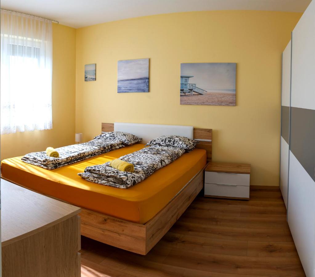 Sunshine Apartman With Free Parking Győr Kültér fotó