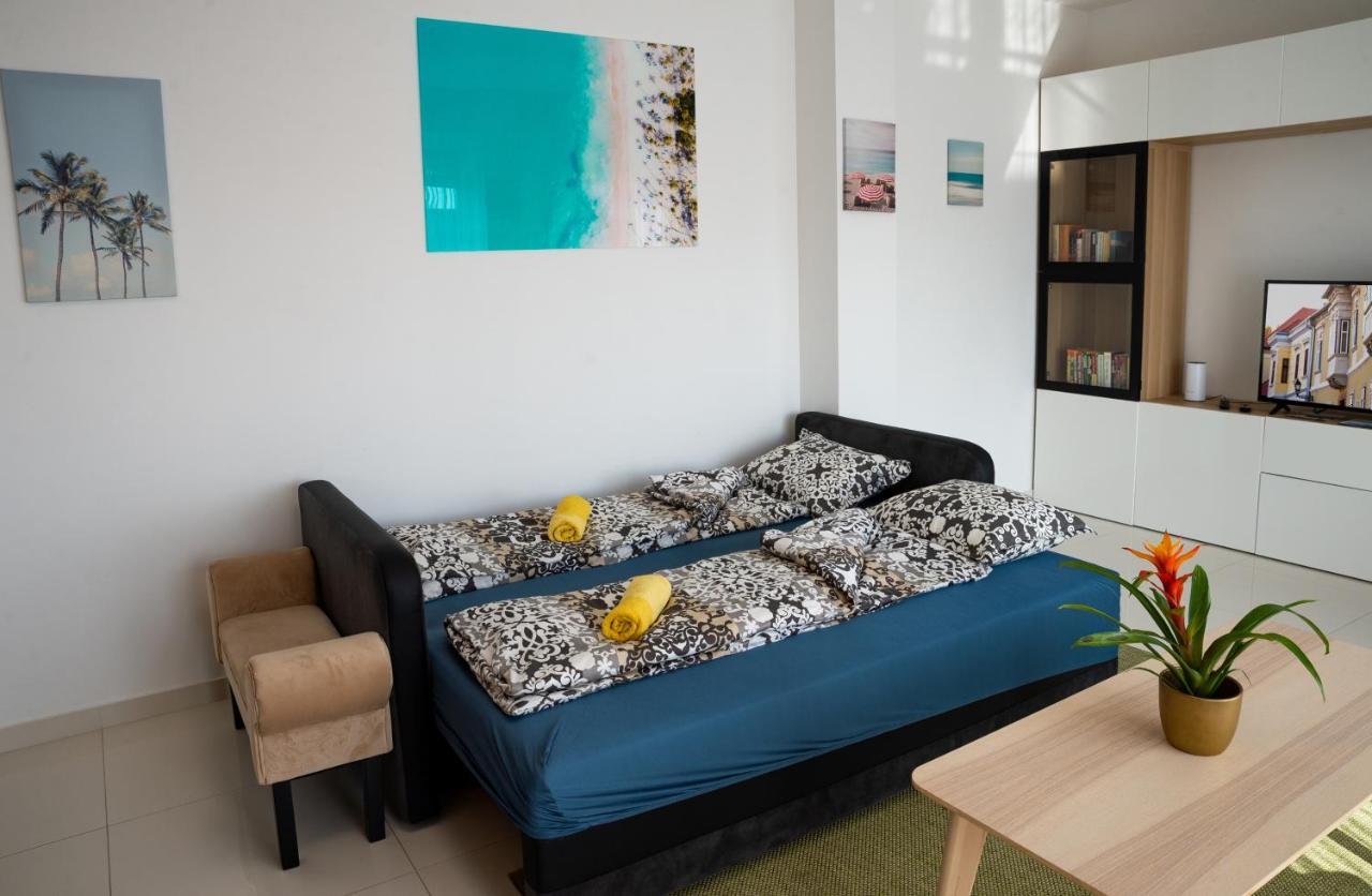 Sunshine Apartman With Free Parking Győr Kültér fotó