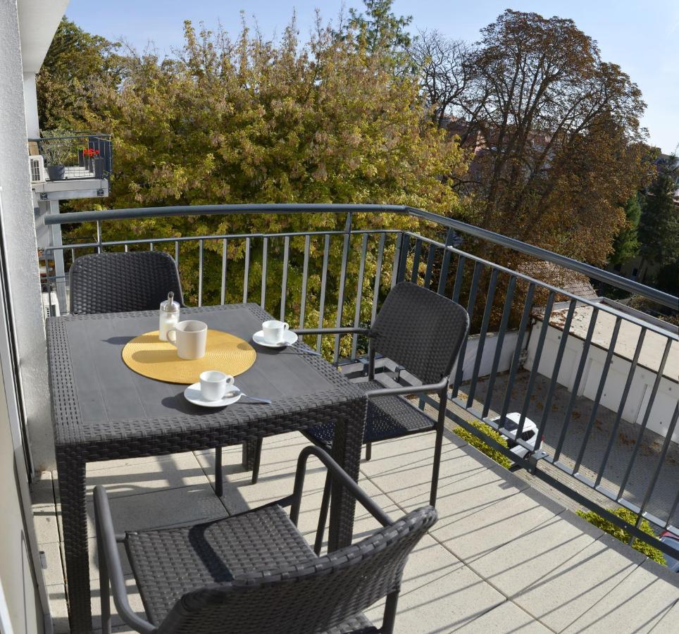 Sunshine Apartman With Free Parking Győr Kültér fotó